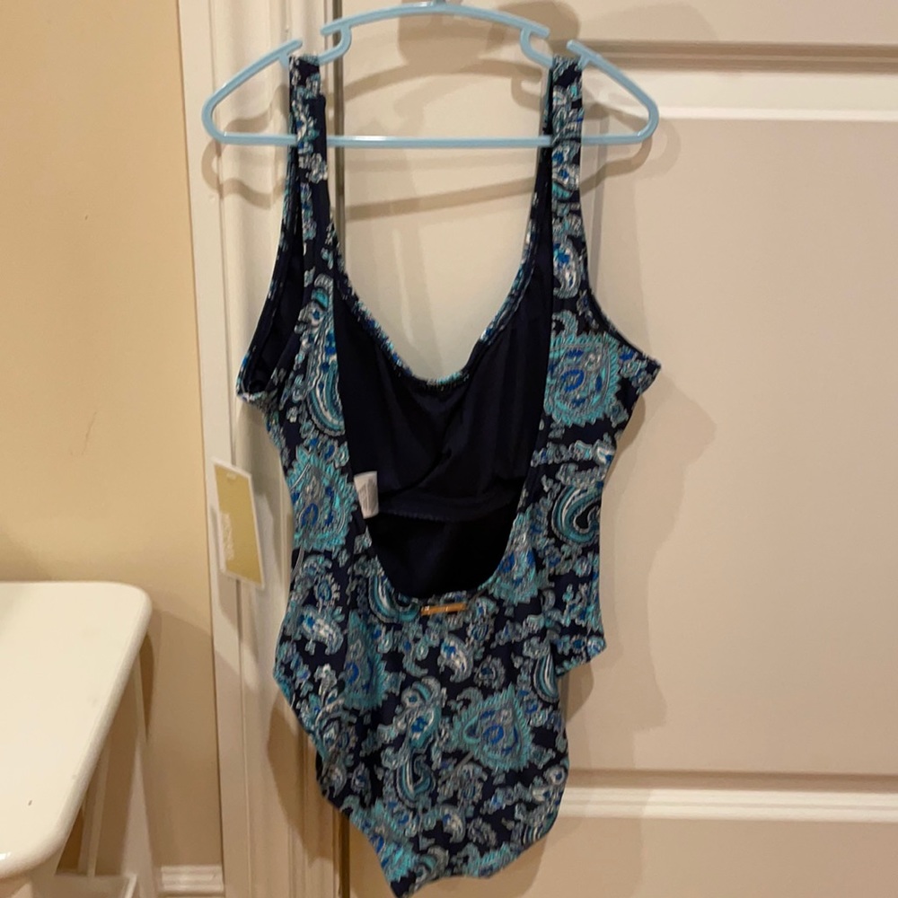 Bathing suit - Picture 2 of 3